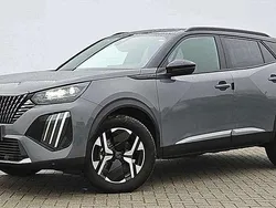 Grau Neu 2024 Peugeot 2008 GT SUV | 27.970 € (Etwas zu teuer)