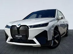 Mineralweiß (weiß) Gebraucht 2021 BMW iX Sport Line SUV | 44.750 € (Guter Preis)
