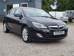 Schwarz Gebraucht 2010 Opel Astra Innovation Limousine | 5.900 € (Fairer Preis)