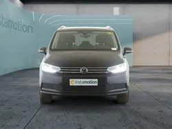 Schwarz Gebraucht 2024 VW Touran Comfortline Van / Kleinbus | 35.070 € (Fairer Preis)