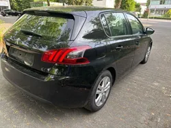 Schwarz Gebraucht 2020 Peugeot 308 Limousine | 8.806 € (Fairer Preis)
