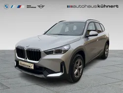 Spacesilber metallic Gebraucht 2024 BMW X1 Efficient Dynamics SUV | 38.585 € (Guter Preis)