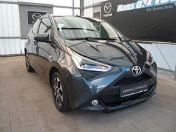 Grau Gebraucht 2020 Toyota Aygo X-play Kleinwagen | 11.440 € (Fairer Preis)