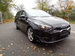 Schwarz Gebraucht 2023 Kia Ceed Sportswagon Vision Kombi | 17.300 €