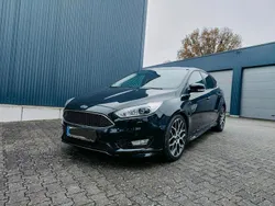 Schwarz Gebraucht 2015 Ford Focus Sport Limousine | 10.100 € (Fairer Preis)