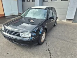 Schwarz Gebraucht 2003 VW Golf IV Trendline Kleinwagen | 1.990 € (Fairer Preis)