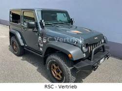 Grau Gebraucht 2016 Jeep Wrangler Unlimited Sport SUV | 39.950 €