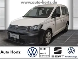 Weiß Gebraucht 2021 VW Caddy Basis Van / Kleinbus | 24.700 € (Etwas zu teuer)