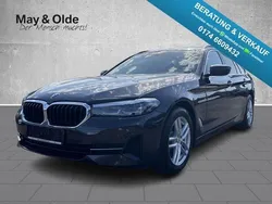 Grau Gebraucht 2022 BMW 520 Kombi | 29.444 € (Guter Preis)
