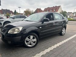 Schwarz Gebraucht 2007 Kia Rio Limousine | 2.390 €