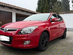 Rot Gebraucht 2009 Hyundai i30 Kleinwagen | 3.850 € (Fairer Preis)