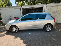 Silber Gebraucht 2002 Toyota Corolla Kleinwagen | 2.000 € (Fairer Preis)