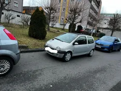 Grau Gebraucht 2002 Renault Twingo Kleinwagen | 1.300 € (Fairer Preis)