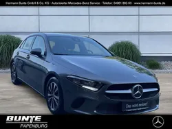 Mountaingrau (grau) Gebraucht 2021 Mercedes A180 Limousine | 20.775 € (Guter Preis)