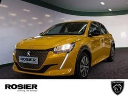 Gelb / faro gelb (metallic) Gebraucht 2022 Peugeot e-208 Active Kleinwagen | 14.679 € (Guter Preis)