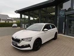 Weiss Gebraucht 2020 Skoda Scala Cool Plus Kleinwagen | 17.670 € (Fairer Preis)