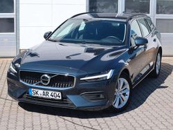 Denim blue / metallic Gebraucht 2021 Volvo V60 Momentum Kombi | 26.890 € (Etwas zu teuer)