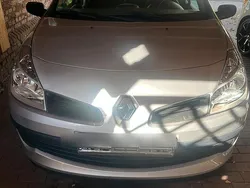 Silber Gebraucht 2006 Renault Clio III Expression Kleinwagen | 3.099 €