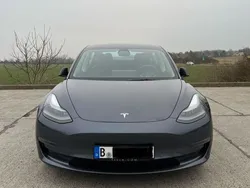 Grau Gebraucht 2022 Tesla Model 3 Long Range Limousine | 35.500 € (Teuer)