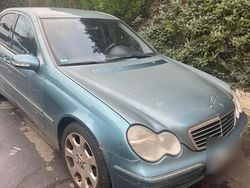 Blau Gebraucht 2001 Mercedes C320 Limousine | 1.500 €