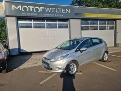 Polarsilber metallic Gebraucht 2012 Ford Fiesta Titanium Kleinwagen | 5.200 € (Fairer Preis)