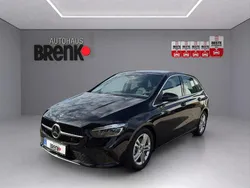 Nachtschwarz unilack Gebraucht 2024 Mercedes B180 Van / Kleinbus | 29.990 € (Fairer Preis)