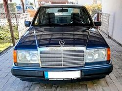 Blau Gebraucht 1991 Mercedes 230 Limousine | 3.333 €