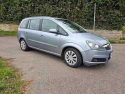 Silber Gebraucht 2007 Opel Zafira Van / Kleinbus | 3.535 € (Fairer Preis)