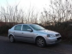 Silber Gebraucht 2003 Opel Astra Njoy Limousine | 2.000 € (Fairer Preis)