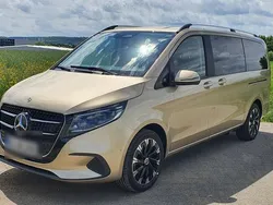 Gold Gebraucht 2024 Mercedes V250 Style Van / Kleinbus | 63.900 € (Etwas zu teuer)