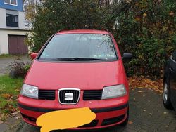 Rot Gebraucht 2006 Seat Alhambra Van / Kleinbus | 5.000 €