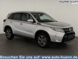 Silky silver metallic Neu 2025 Suzuki Vitara Comfort SUV | 25.995 € (Fairer Preis)
