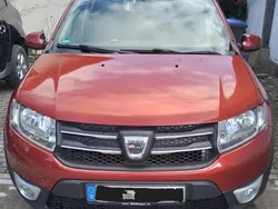 Rot Gebraucht 2015 Dacia Sandero Stepway Kleinwagen | 6.500 € (Fairer Preis)