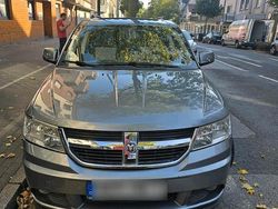 Grau Gebraucht 2010 Dodge Journey SUV | 4.299 € (Guter Preis)