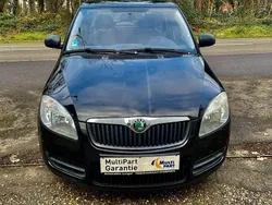 Schwarz Gebraucht 2010 Skoda Fabia Kleinwagen | 2.300 € (Fairer Preis)