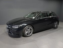 Schwarz metalliclack kosmossch Gebraucht 2024 Mercedes A200 Advanced Plus Limousine | 32.180 € (Etwas zu teuer)