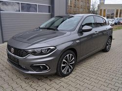 Grau Gebraucht 2016 Fiat Tipo Lounge Limousine | 8.290 € (Etwas zu teuer)