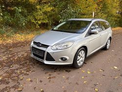 Silber Gebraucht 2012 Ford Focus Trend Kombi | 2.190 € (Guter Preis)