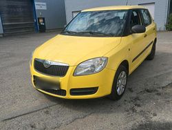 Gelb Gebraucht 2009 Skoda Fabia Kleinwagen | 2.600 € (Fairer Preis)