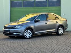Grau Gebraucht 2013 Skoda Rapid Elegance Limousine | 5.895 € (Fairer Preis)