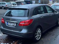 Grau Gebraucht 2012 Mercedes B180 Van / Kleinbus | 12.500 € (Teuer)