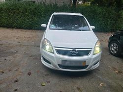 Weiß Gebraucht 2008 Opel Zafira Van / Kleinbus | 4.000 € (Fairer Preis)