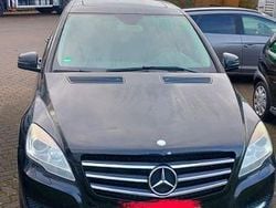 Schwarz Gebraucht 2011 Mercedes R350 Van / Kleinbus | 3.990 € (Superpreis)