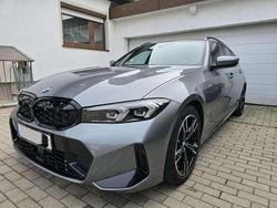 Grau Gebraucht 2023 BMW 320 M Sport Kombi | 48.500 €