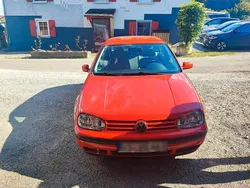 Rot Gebraucht 1998 VW Golf IV Kleinwagen | 2.700 €