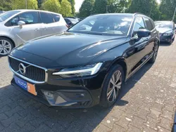 Black solid stone Gebraucht 2022 Volvo V60 Momentum Kombi | 19.990 € (Guter Preis)