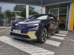 Blau (nachtblau metallic/dach black) Gebraucht 2022 Renault Mégane Iconic Limousine | 37.990 €