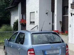 Grau Gebraucht 2007 Skoda Fabia Limousine | 2.950 €