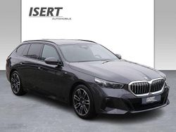 Grau Gebraucht 2024 BMW 520 M Sport Limousine | 51.750 € (Fairer Preis)