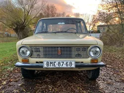Beige Gebraucht 1976 Lada 1200 Limousine | 3.999 €